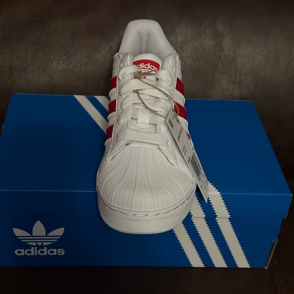 New Kid Adidas - Picture 4 of 6